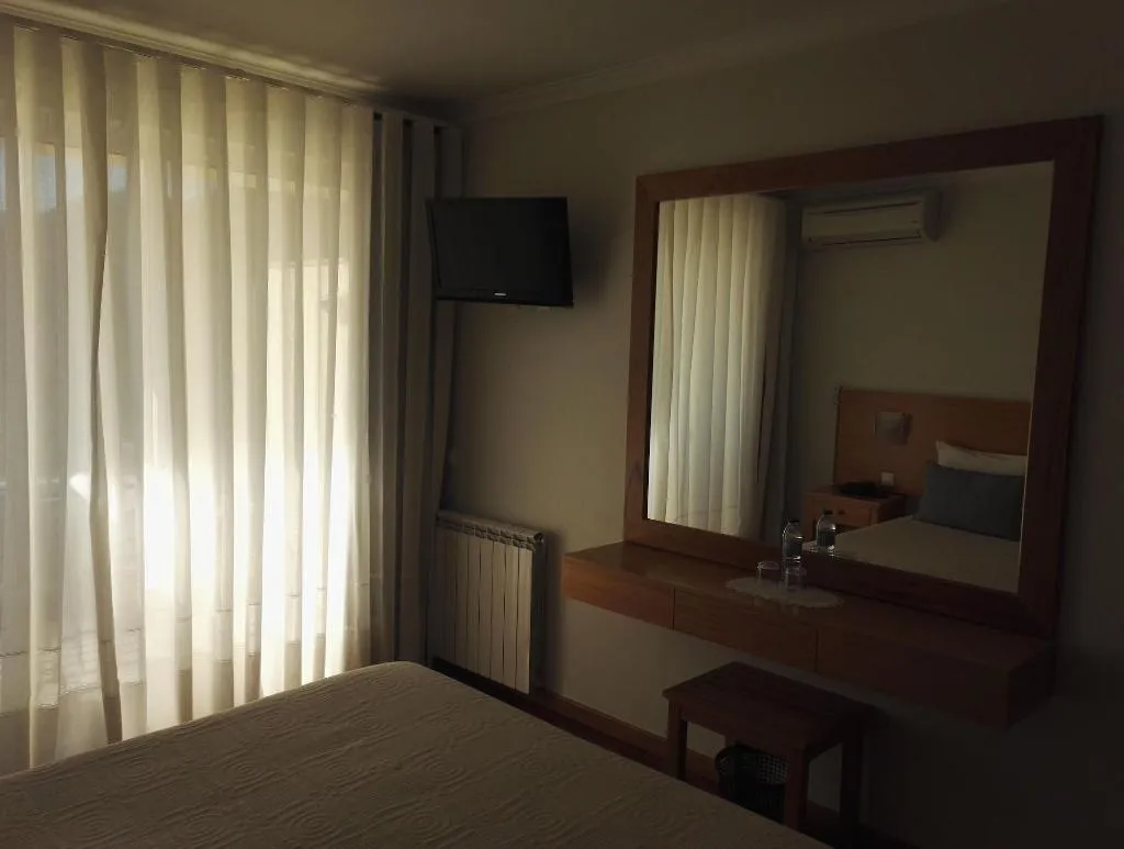 Room, Hotel Lagoa Azul do Gerês, Porto