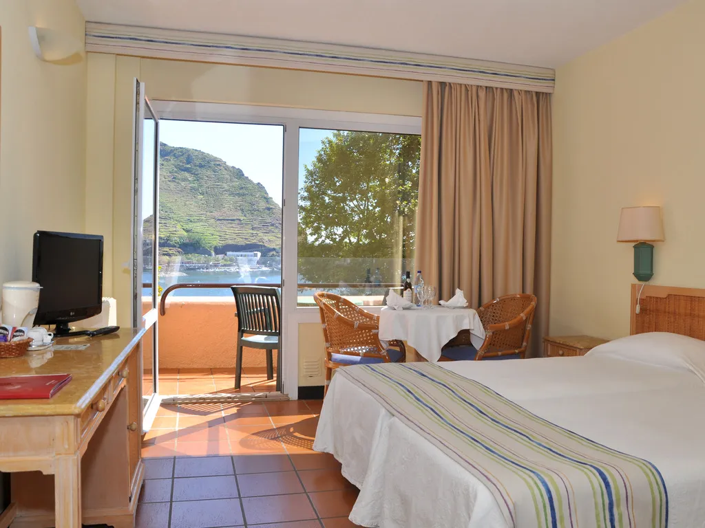 SINGLE CLUB SEA VIEW Room, Baia Madeira Hotel, Madeira