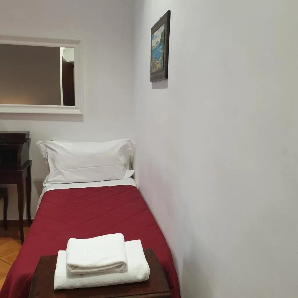 Room, La Locanda Dell Arte, Naples