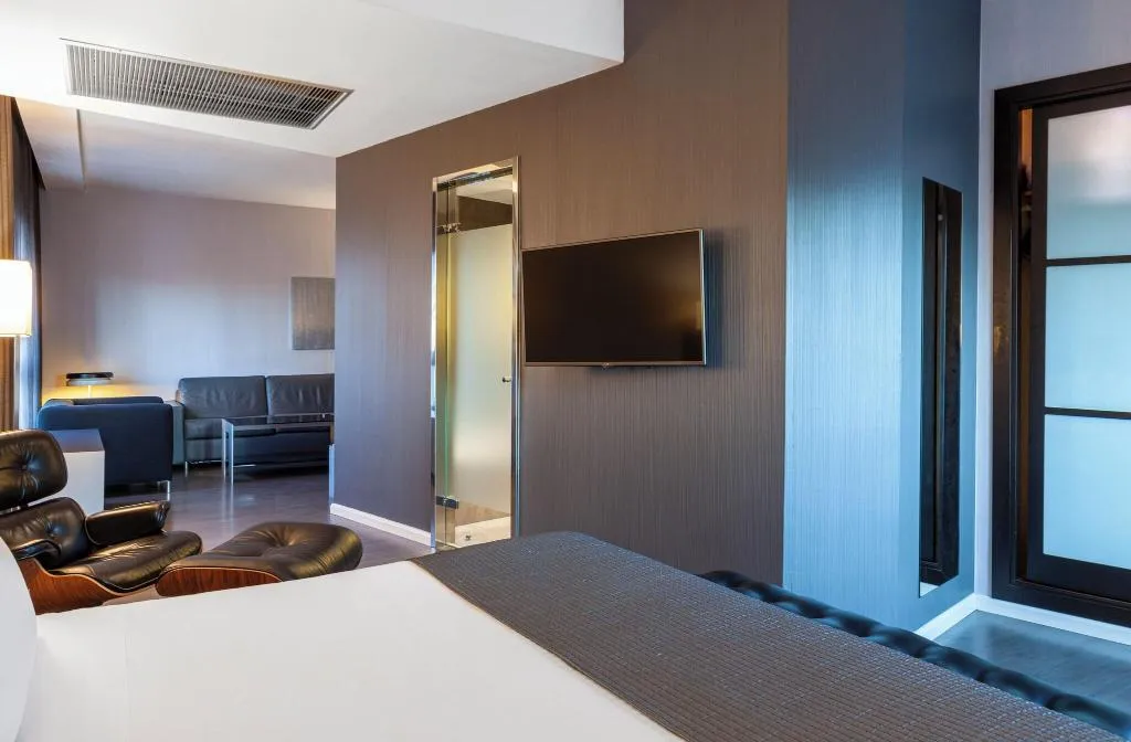 STUDIO KING SIZE BED Room, Porcel Torneo, Seville