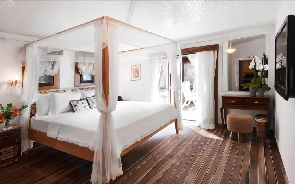 Room, Sabrina's Haus, Dalaman