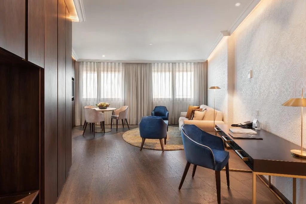 JUNIOR SUITE RIVER VIEW Room, Eurostars Universal Lisboa, Lisbon