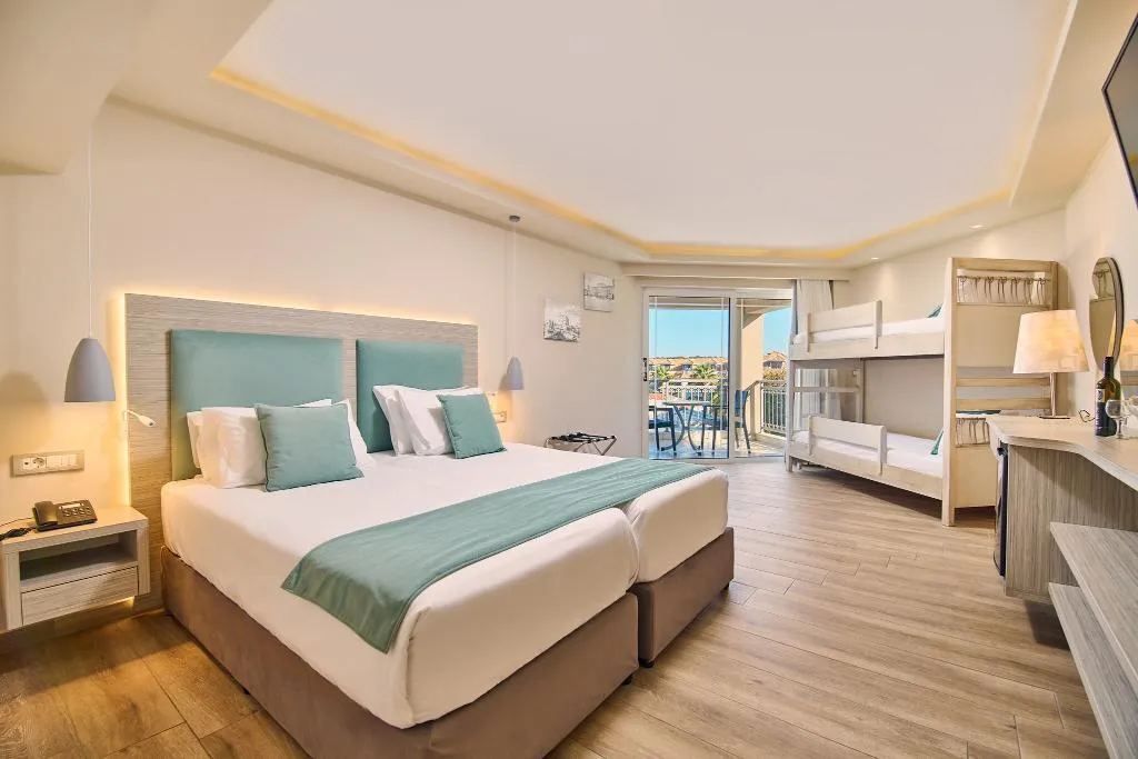 FAMILY ROOM POOL VIEW Room, Tsilivi Beach, Zante