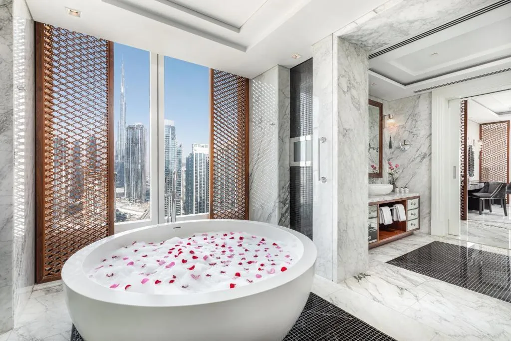 SUITE TWO BEDROOMS WITH TERRACE Room, Taj Dubai, Dubai