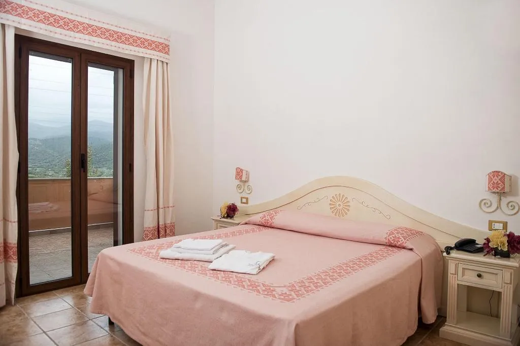 Room, Montiruju Hotel, Alghero