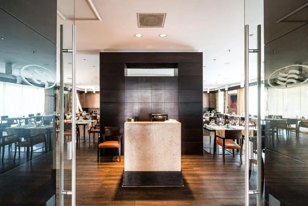 Restaurant, Crowne Plaza Milan Malpensa Airport, Milan