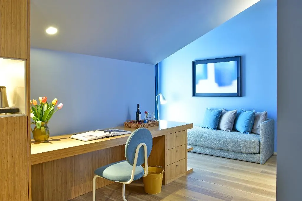 SUITE STANDARD Room, The Editory House Ribeira Hotel, Porto