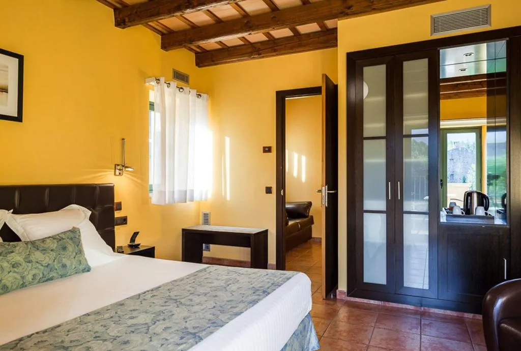 Room, Hotel Vall de BAs, Costa Brava