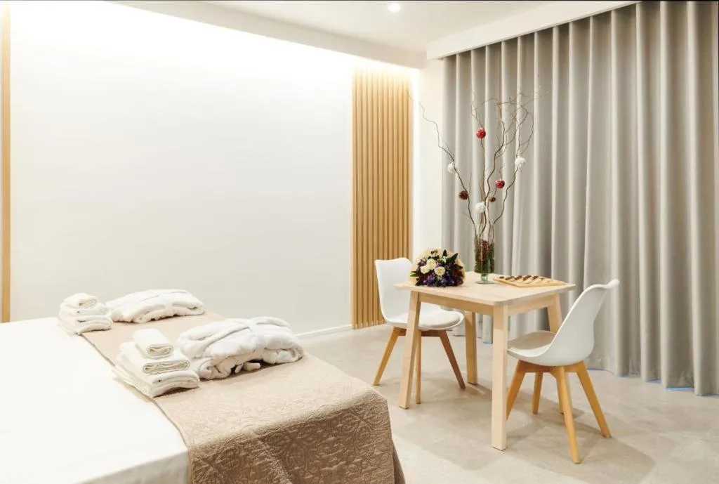 DOUBLE DELUXE WITH JACUZZI Room, Nabi Resort Glamping & Spa, Naples