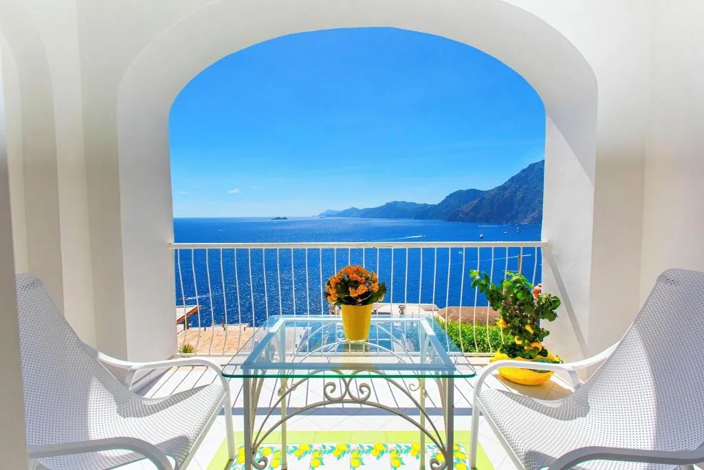 Room, Smeraldo, Naples