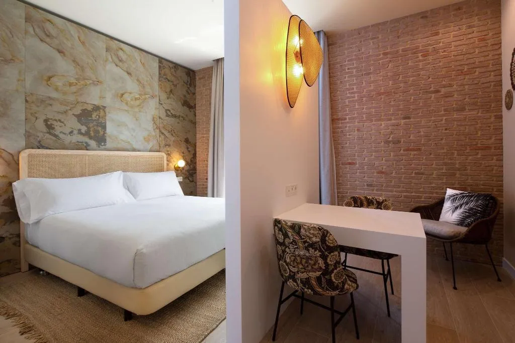 Room, Atocha Hotel Madrid, Tapestry Collection by Hilton, Madrid