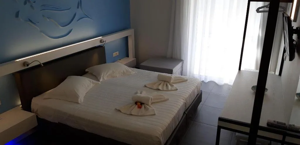 Room, Niriides Hotel, Crete