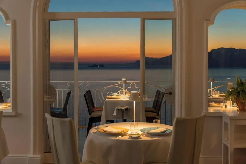 Restaurant, Tramonto D'oro, Naples
