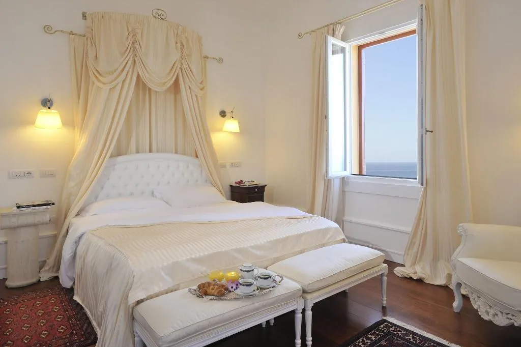 SUITE EXECUTIVE SEA VIEW Room, Villa Las Tronas Hotel & SPA, Alghero