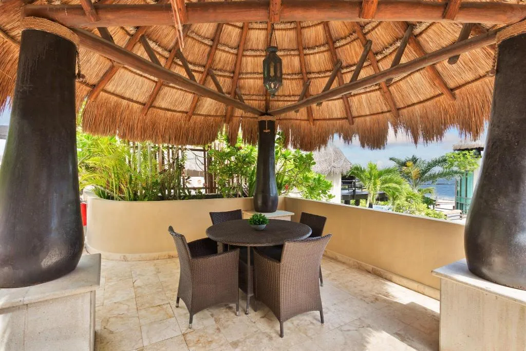 General view, El Taj Ocean Front and Beachside Condo Hotel, Playa Del Carmen