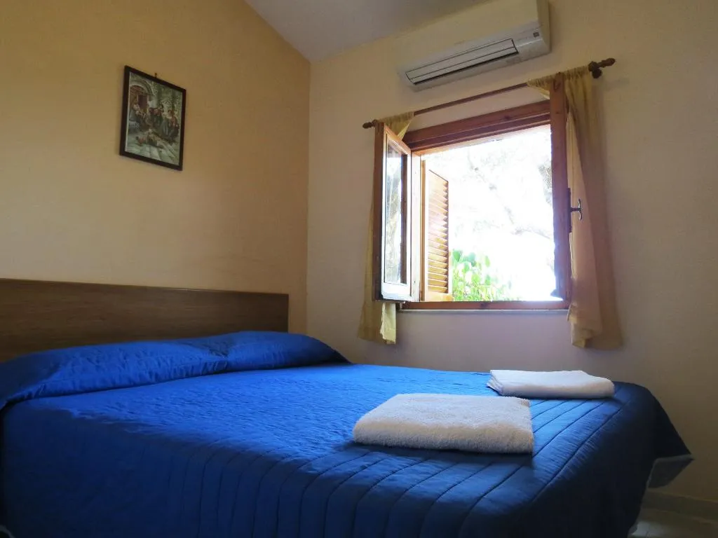 CHALET CAPACITY 3 Room, Baia Serena, Naples