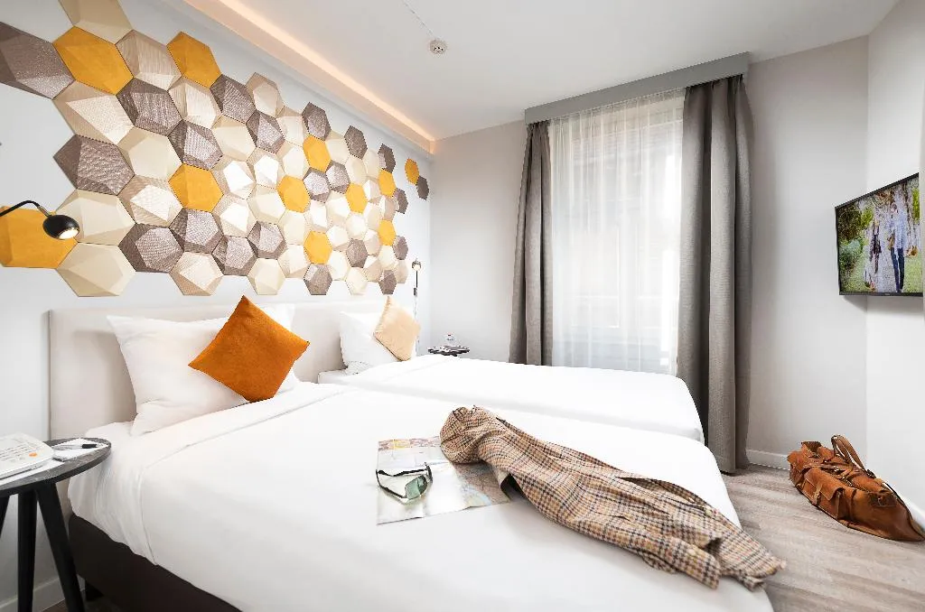 FAMILY ROOM STANDARD Room, The Three Corners Hotel Art, Budapest