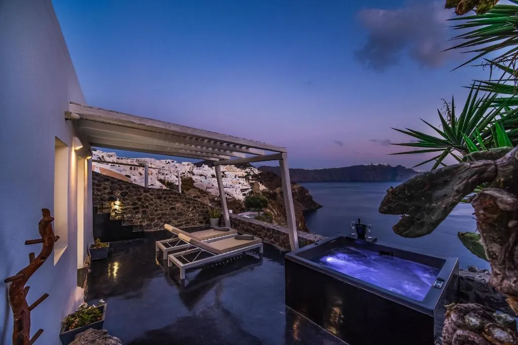 Room, Solstice Luxury Suites, Santorini