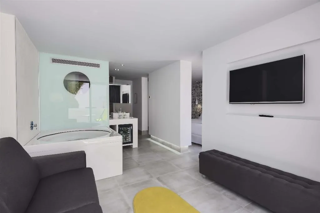 JUNIOR SUITE STANDARD Room, Barcelo Teguise Beach, Lanzarote