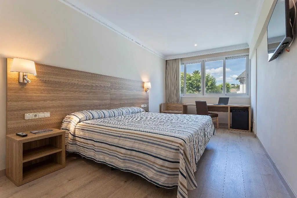 Room, Best Osuna Madrid Feria, Madrid