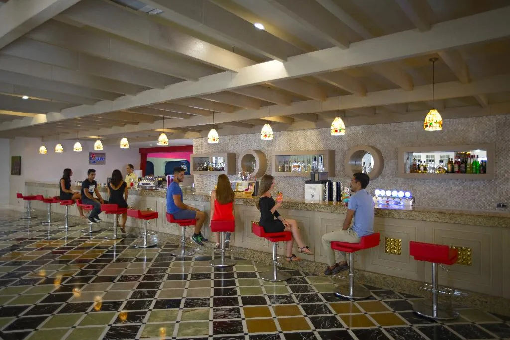 Bar, Royal Alhambra Palace, Antalya