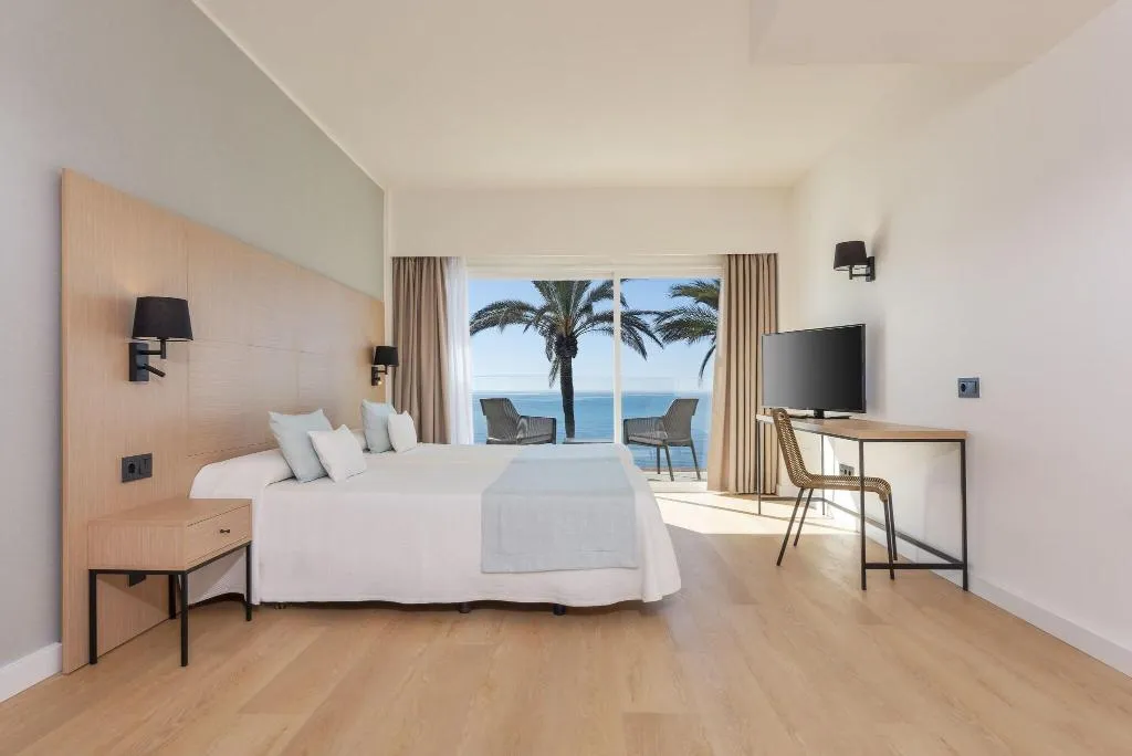 JUNIOR SUITE SEA VIEW WITH BALCONY Room, HSM Golden Playa, Majorca