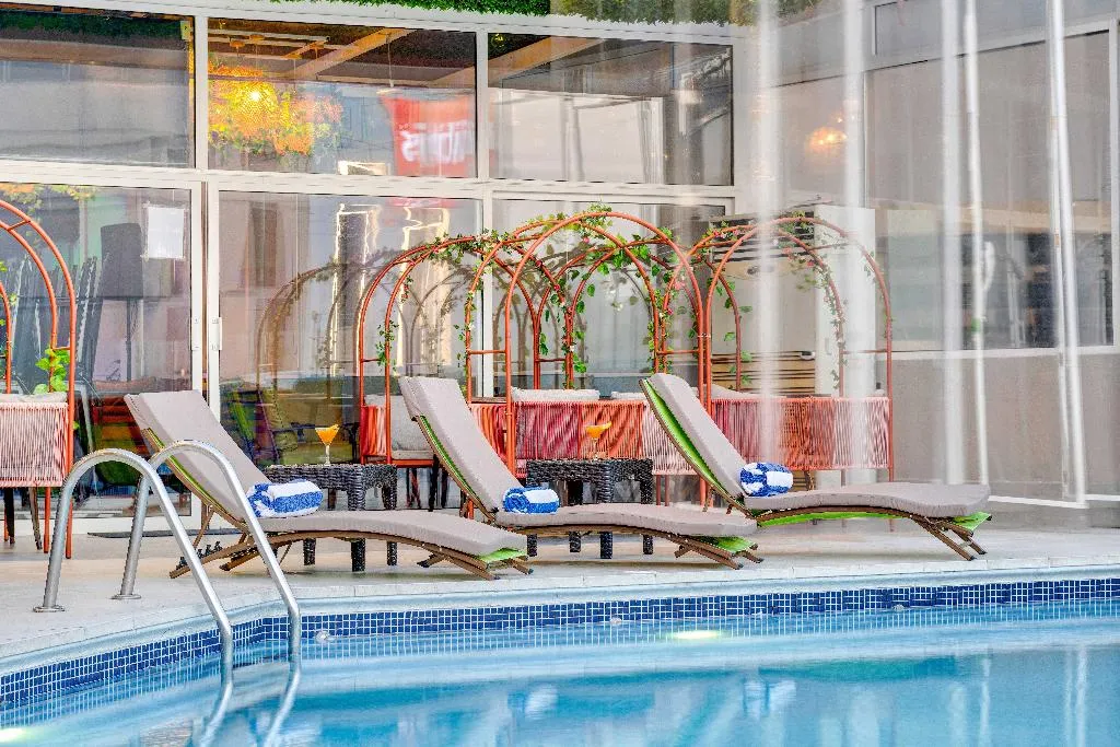 Pool, Howard Johnson Plaza by Wyndham Dubai Deira, Dubai