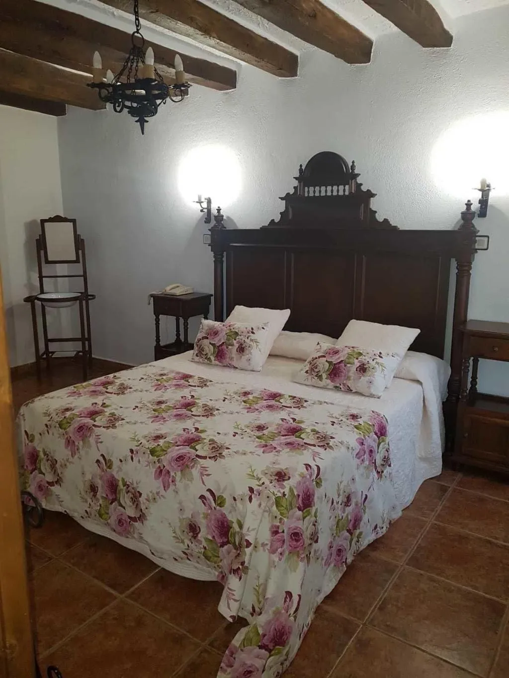 Room, Velad Al-Abyadh, Andalucia