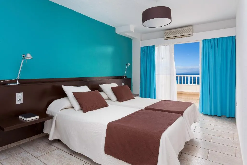 Room, Dragos del Sur, Tenerife