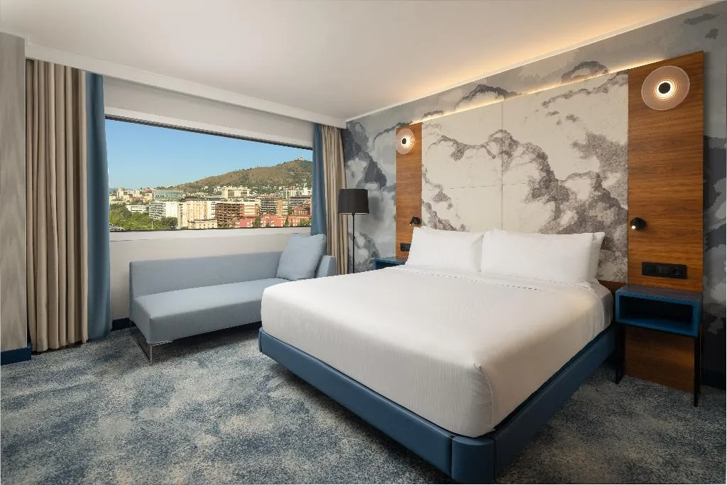 Room STANDARD Room, Hilton Barcelona, Barcelona