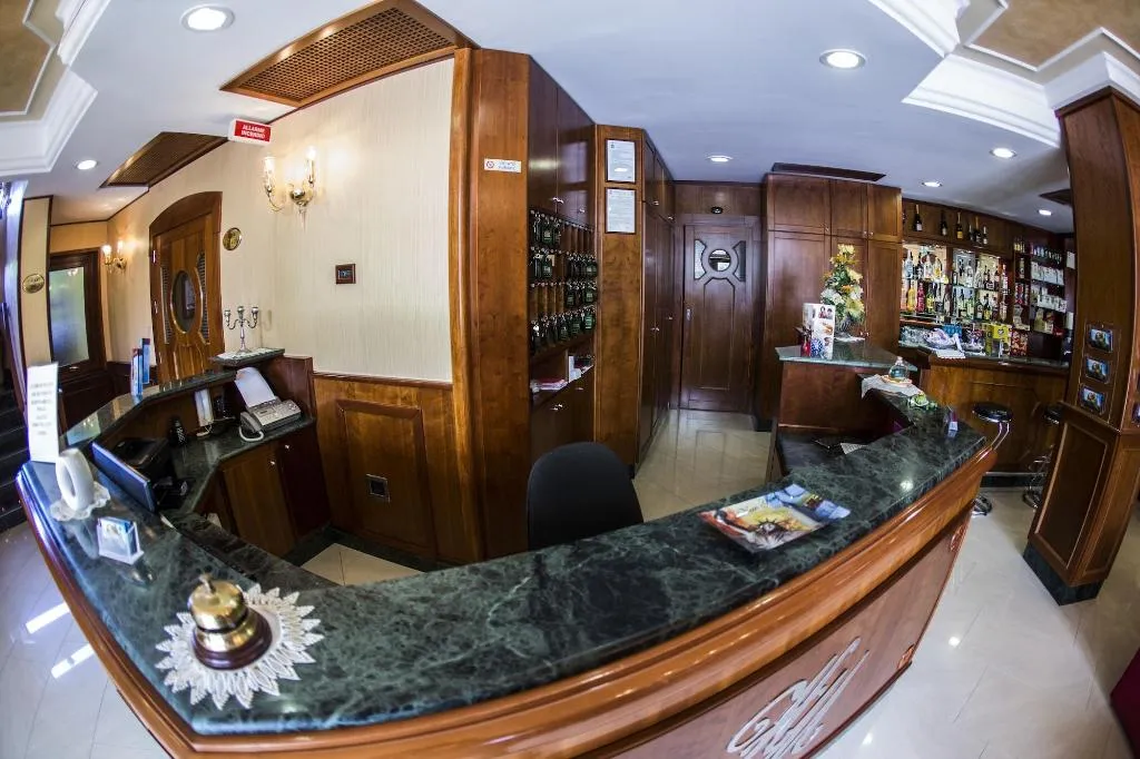 Lobby, Hotel Miramare, Naples