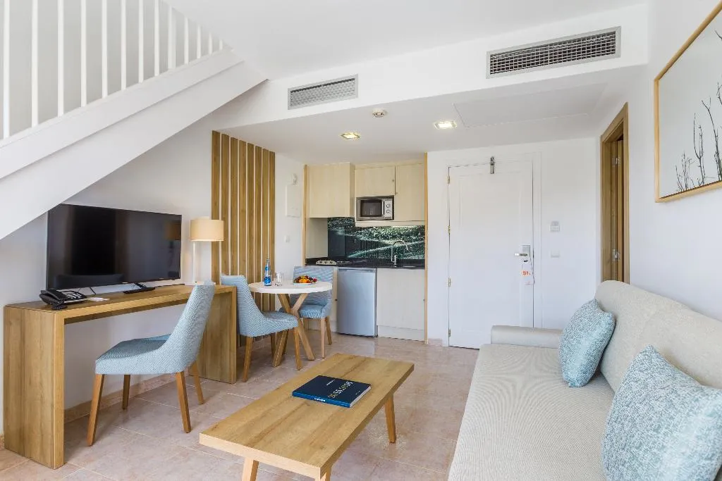 APARTMENT ONE BEDROOM WITH TERRACE Room, Zafiro Palmanova, Majorca
