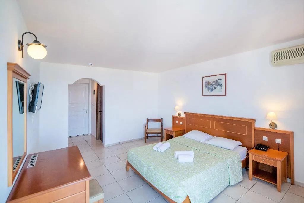 Double or Twin SEA VIEW Room, Semiramis Village, Crete