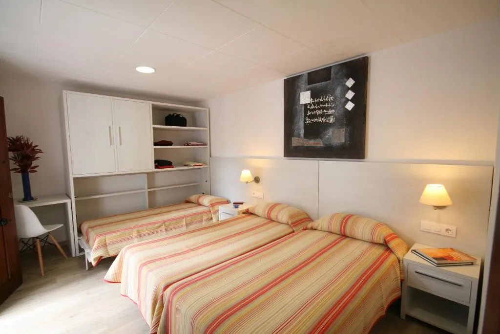 Room, Cala Montjoi, Costa Brava