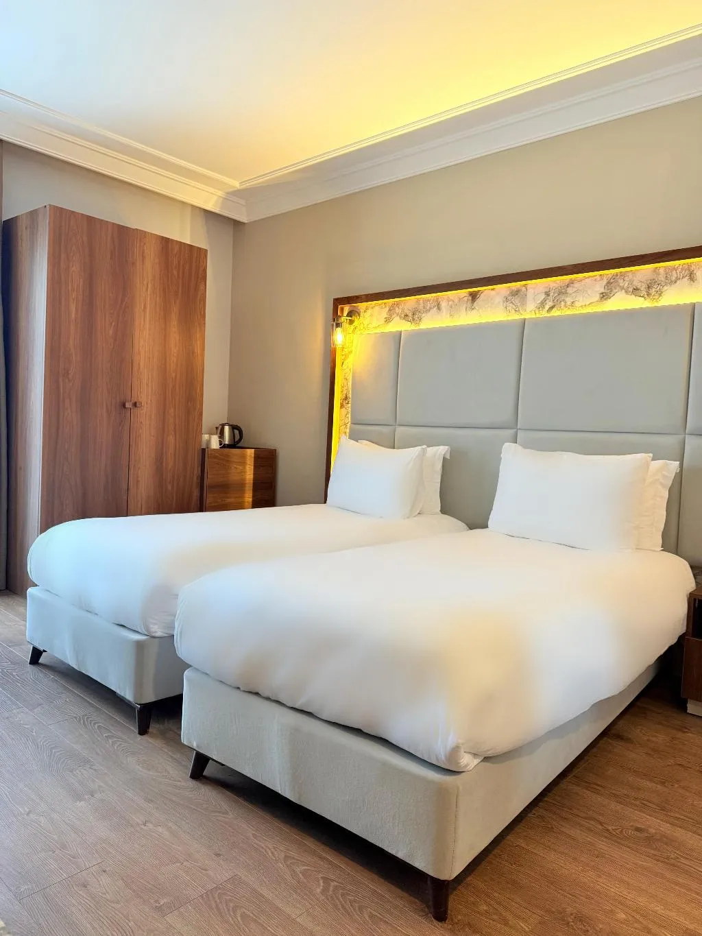 TWIN DELUXE TWO BEDS Room, The Yali Konak Hotel Izmir, Izmir