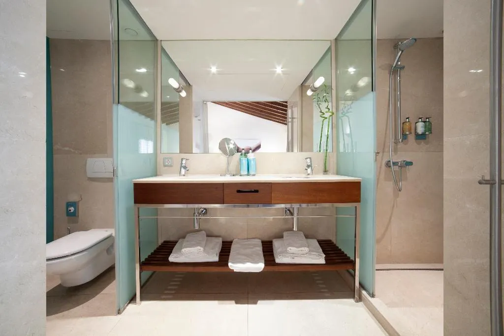 Double or Twin PREMIUM Room, Petit Palace Hotel Tres, Majorca