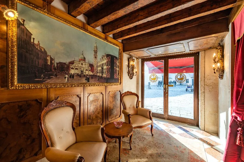 Lobby, Scandinavia, Venice