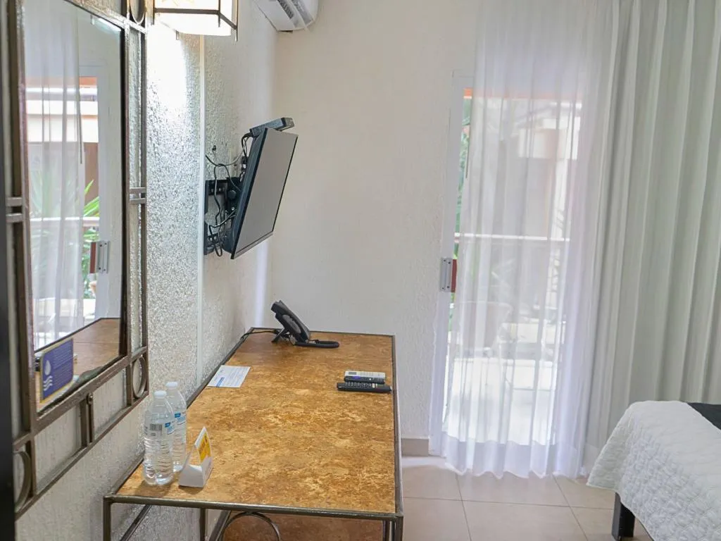 FAMILY ROOM TWO BEDROOMS ONE BATHROOM Room, Tukan Hotel Playa del Carmen, Playa Del Carmen