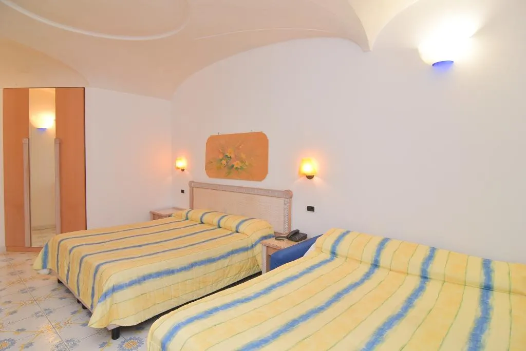QUADRUPLE STANDARD Room, Hotel Oriente - Beach & Spa, Naples