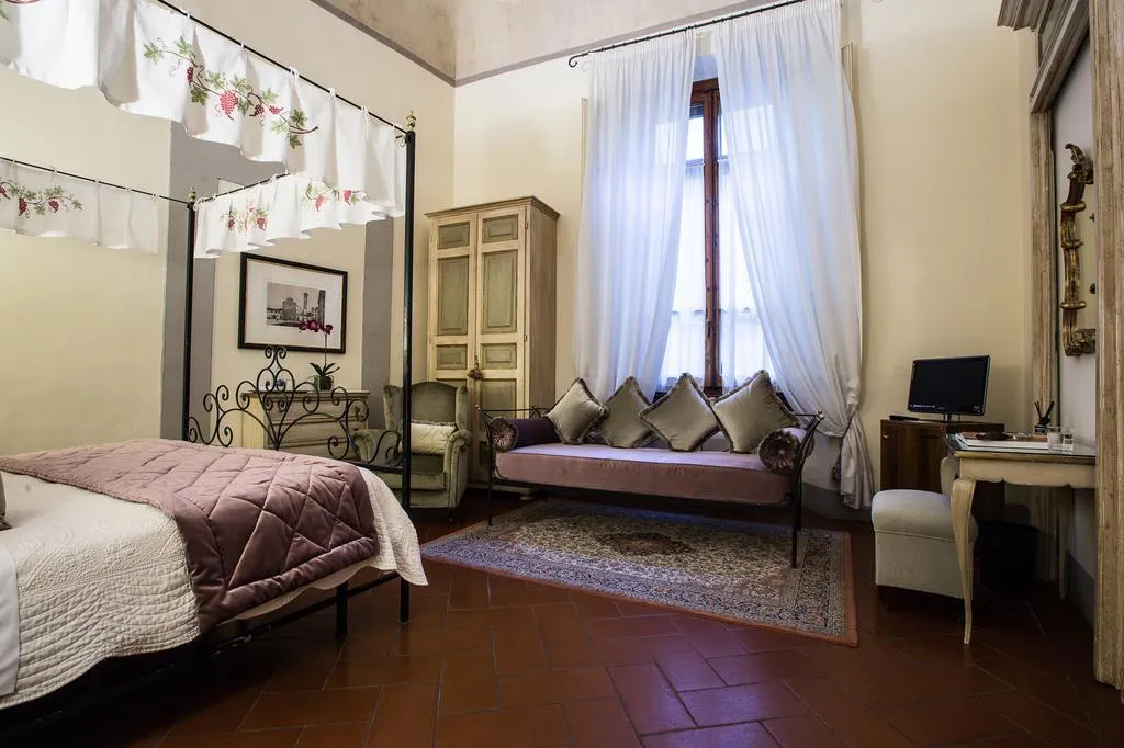 SINGLE WITH BALCONY Room, Burchianti, Florence
