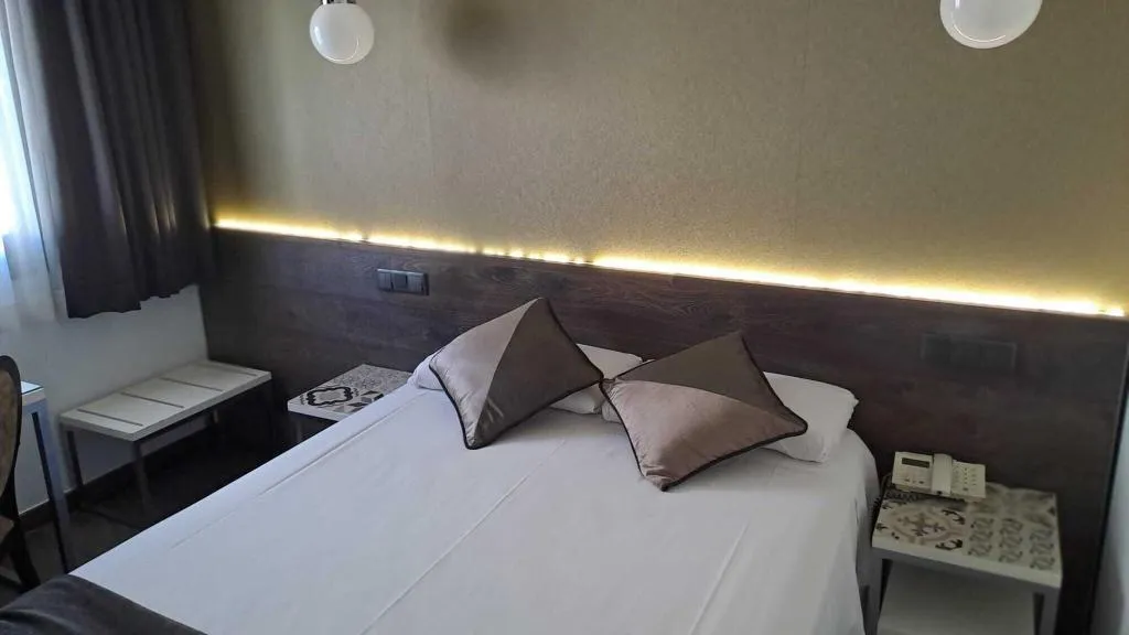 Room, Moderno, Barcelona