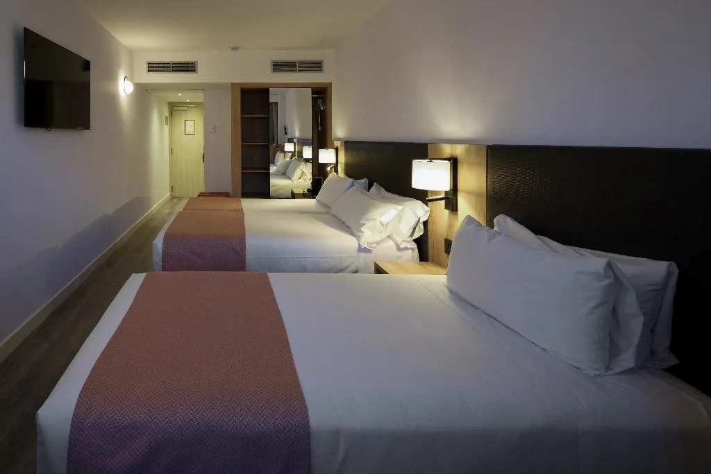 TRIPLE STANDARD Room, Catalonia Sabadell, Barcelona