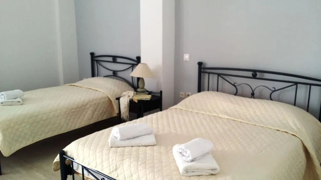 QUADRUPLE STANDARD Room, Stavros Villas, Santorini