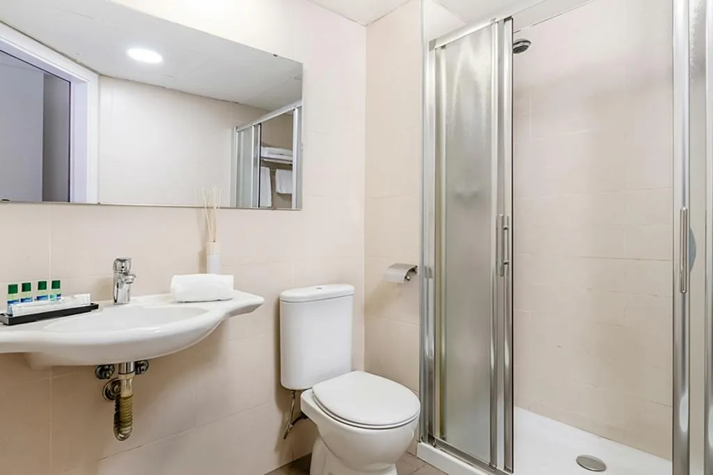 Room, HC Mollet Barcelona, Barcelona