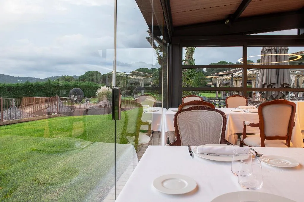 Restaurant, Salles Hotel & SPA Mas Tapiolas, Costa Brava