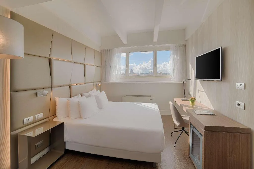 Room, NH Collection Roma Centro, Rome