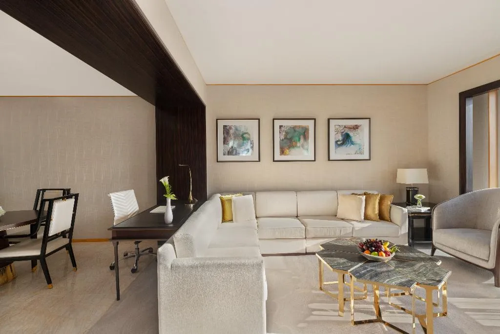 SUITE ONE BEDROOM Room, Shangri-La Dubai, Dubai