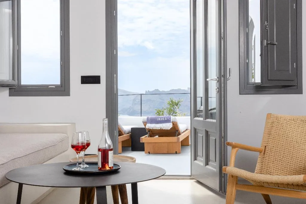 DOUBLE WITH JACUZZI Room, IKIES Santorini, Santorini