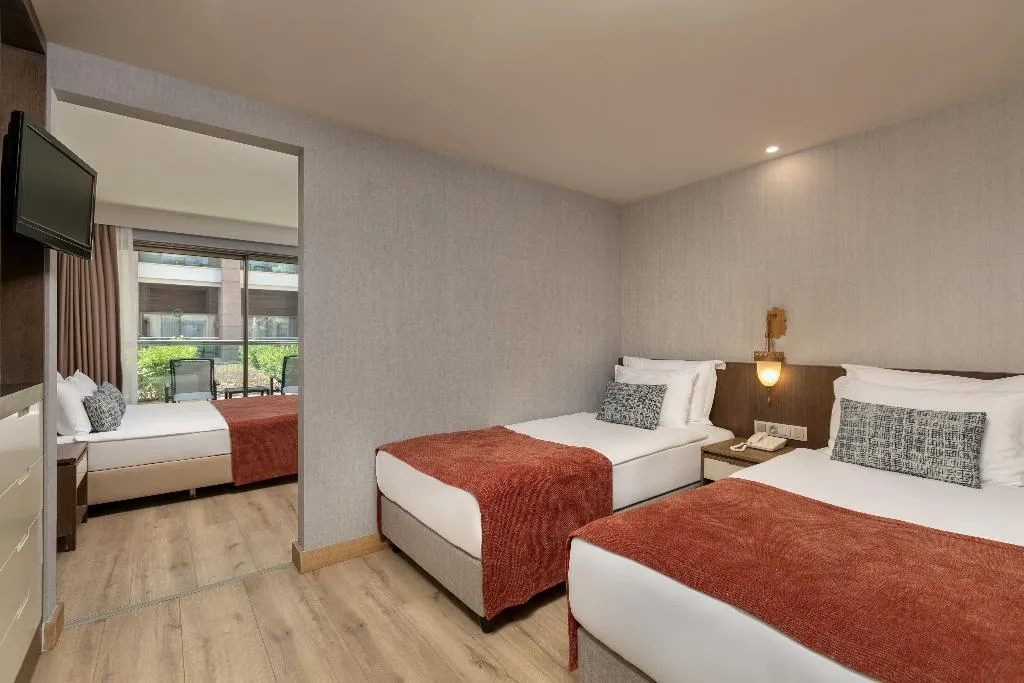 FAMILY ROOM WITH JACUZZI Room, Sherwood Dreams Resort, Antalya