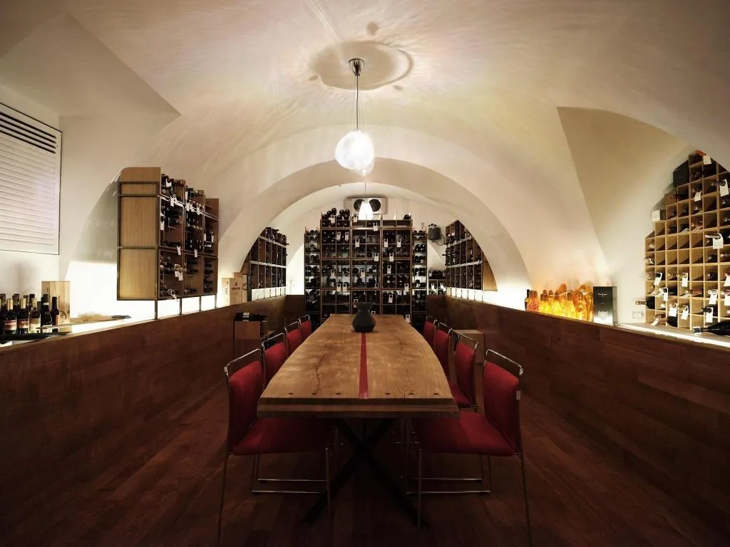 Sports and Entertainment, Grand Hotel Angiolieri, Naples